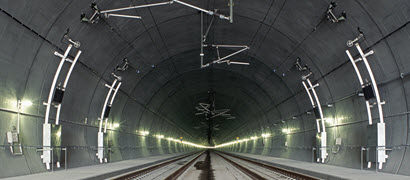 Kraft-Weg-Übertragungseinrichtung